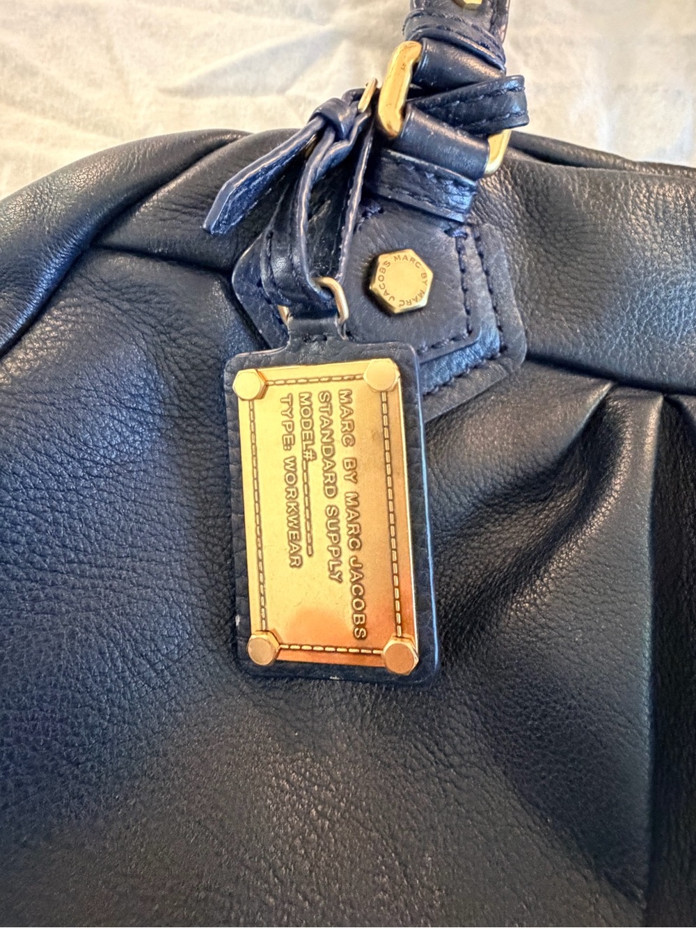 Marc by Marc Jacobs Navy Leather Shoulder Bag with Gold Hardware - Picture 7 of 8